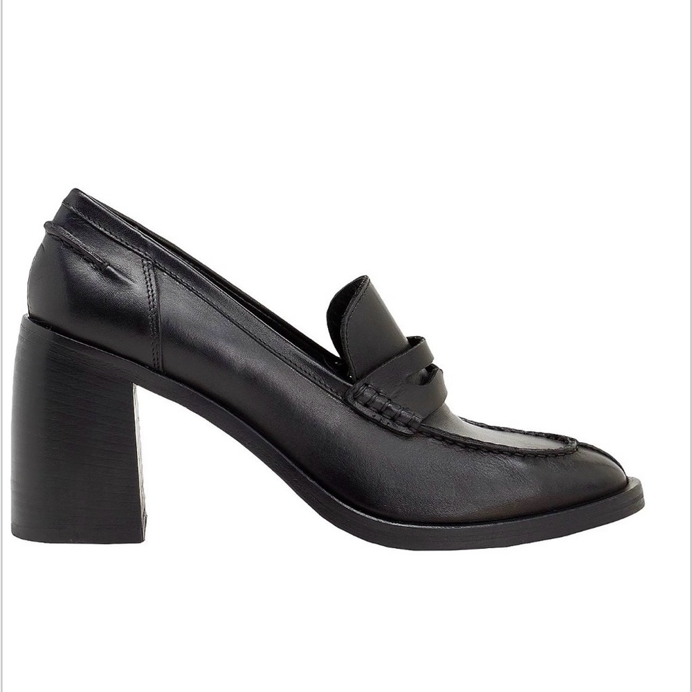 Elegant Black Women's Loafers

(SOLD)
